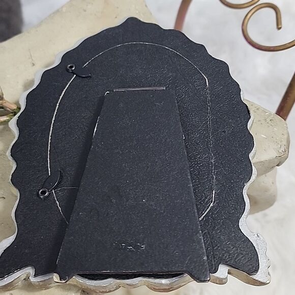 Brushed Gold Decorative Ornate Oval Shaped Photo Frame - Picture 6 of 6